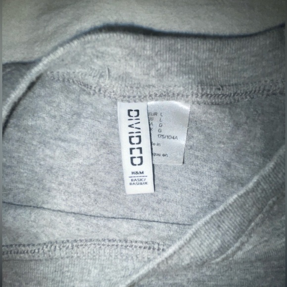 Cute simple baggy cropped grey t-shirt - Picture 2 of 2